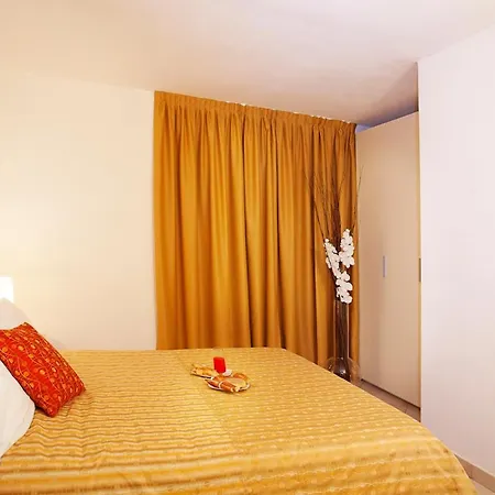 5-1 Of 11 In An Exclusive By Italian * Tremezzo