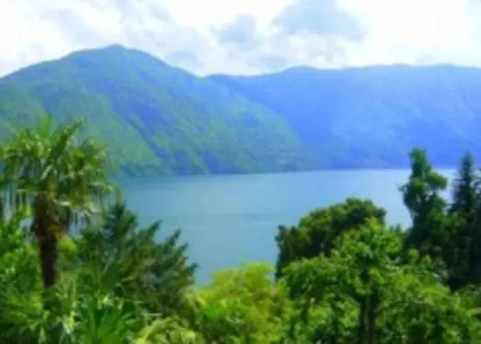 5-1 Of 11 In An Exclusive By Italian