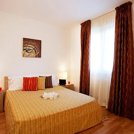 5-1 Of 11 In An Exclusive By Italian Appartement Tremezzo