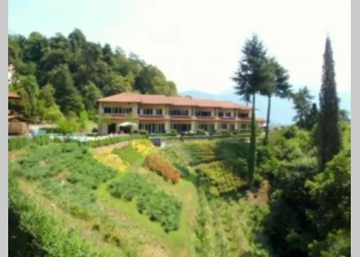 5-1 Of 11 In An Exclusive By Italian Apartamento Tremezzo