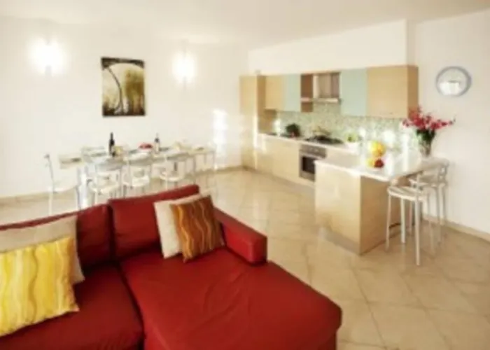 5-1 Of 11 In An Exclusive By Italian Apartamento Tremezzo