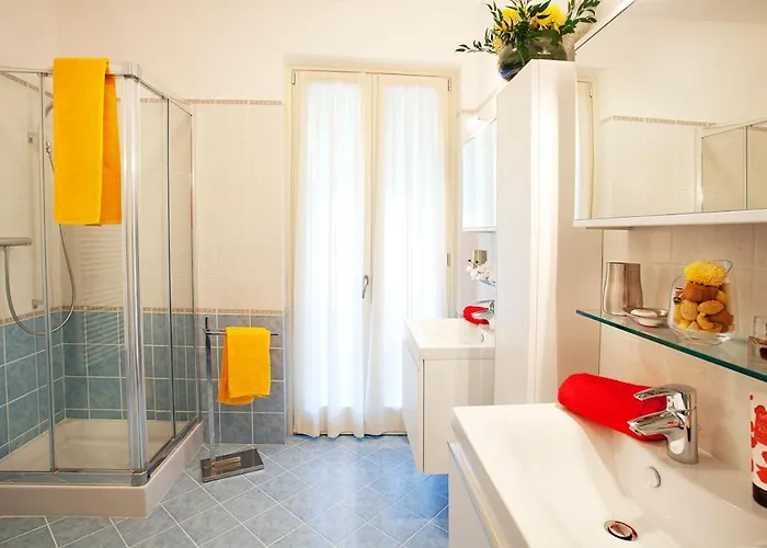 5-1 Of 11 In An Exclusive By Italian * Tremezzo