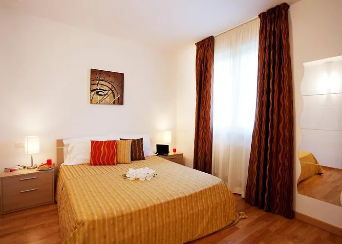 5-1 Of 11 In An Exclusive By Italian Apartamento Tremezzo